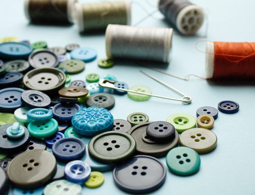 Las 5 mejores máquinas de coser de mano para llevar en la maleta