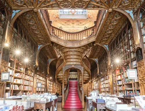 Livraria Lello: La librería más bonita del mundo… y la más masificada